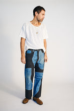 Load image into Gallery viewer, Full Cut Straight jean in Black/Blue Darned
